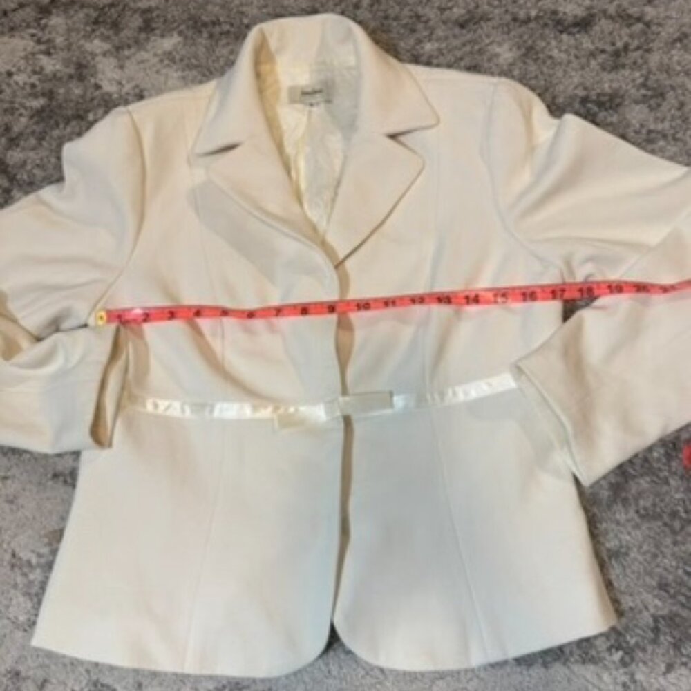 Vintage Neman Marcus Off-White Blazer View 3